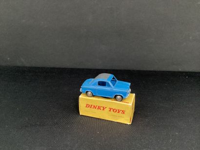 DINKY TOYS :
VESPA 400, bleue.
Boîte en état,...