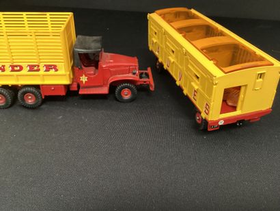 SUPERDINKY :
Camion GMC cirque PINDER avec...