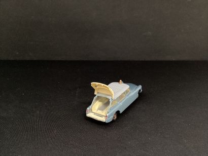 DINKY TOYS :
Ambulance Citroën ID 19 break,...