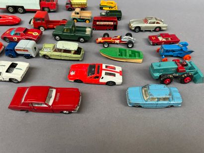 DINKY TOYS :
Lot of cars.
Made in England.

Included:...