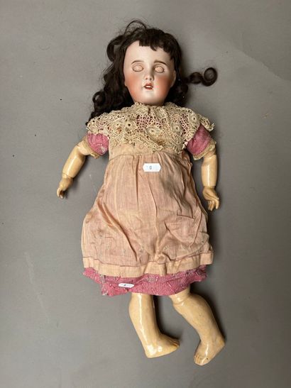 POUPEE FRANCAISE, avec tête en biscuit, bouche...