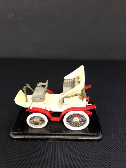 SAFIR : 
- Voiturette Delahaye, vis-à-vis,...