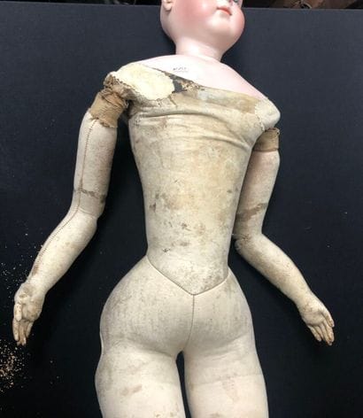 POUPEE de mode de type Parisienne, tête et...