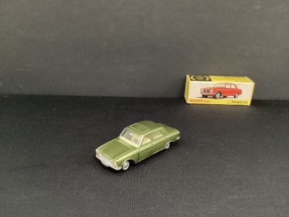 DINKY TOYS :
Peugeot 304, modèle 1428, en...