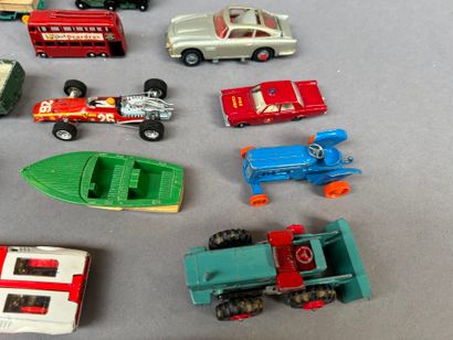DINKY TOYS :
Lot of cars.
Made in England.

Included:...