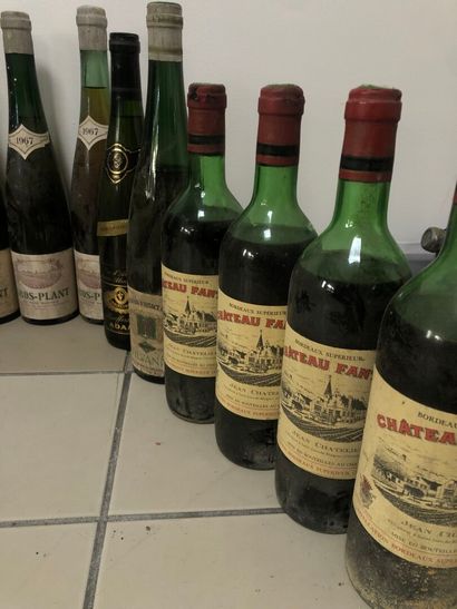 17 Bottles MISCELLANEOUS WINES FOR SALE AS...