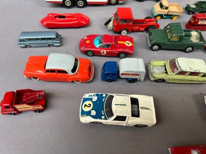 DINKY TOYS :
Lot of cars.
Made in England.

Included:...