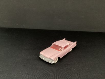 DINKY TOYS:
Chrysler Saratoga, pink, red...