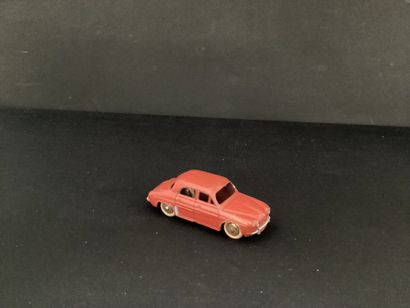 DINKY TOYS :
Renault dauphine, burgundy/red.
Without...