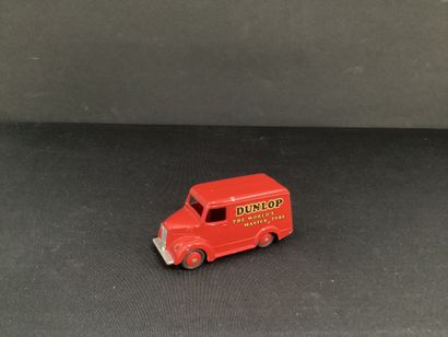 DINKY TOYS :
Trojan delivery
Publicité DUNLOP.
Réédition.
Sans...