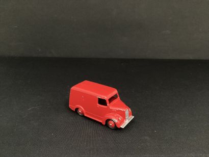 DINKY TOYS :
Camionnette Trojan, rouge.
Réédition.
Sans...