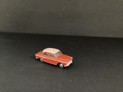 DINKY TOYS :
Simca Aronde P60, burgundy/red,...