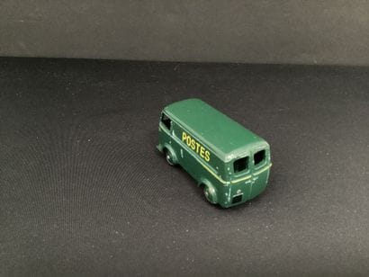 DINKY TOYS :
Peugeot D.3.A van, 