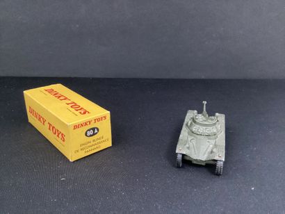 DINKY TOYS :
Militaire, Panhard E.B.R
Canon...