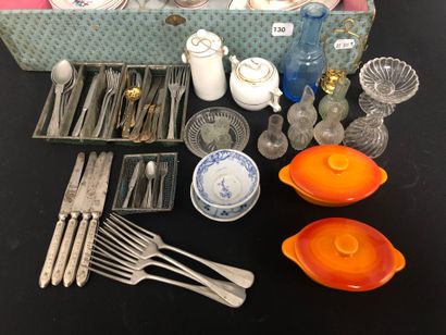 DINETTE en faïence à décor de feuillages...