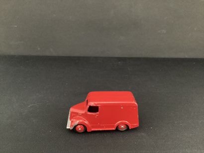 DINKY TOYS :
Camionnette Trojan, rouge.
Réédition.
Sans...