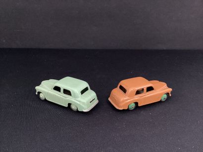 DINKY TOYS :
LOT de deux voitures :
Hillman...