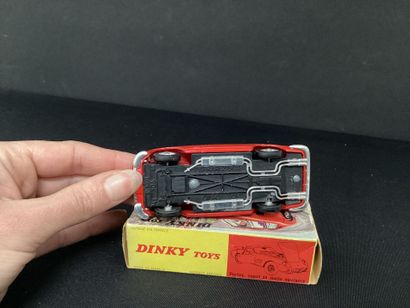 DINKY TOYS :
Ferrari 275 GTB, red.
With opening...