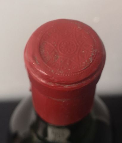 1 Bouteille Château CHEVAL BLANC 1961
1 Bottle...