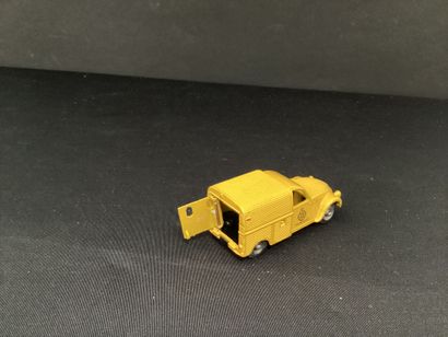 DINKY TOYS :
Citroën 2CV wegenwacht, jaune.
Avec...