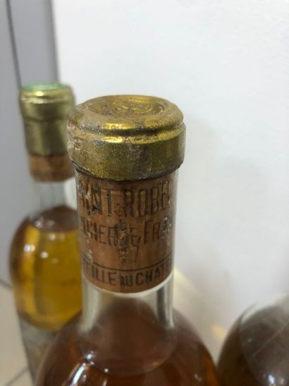 9 bouteilles clos saint robert
x4 1962, 
x3...