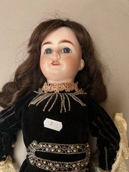 POUPEE AUTRICHIENNE, avec tête en biscuit,...