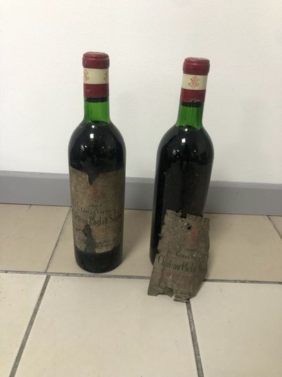 2 Bouteilles Phélan, 1969
2 eas
2 hes, 
3...