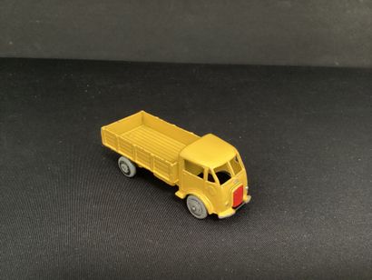 DINKY TOYS :
Ford dump truck, yellow.
Without...