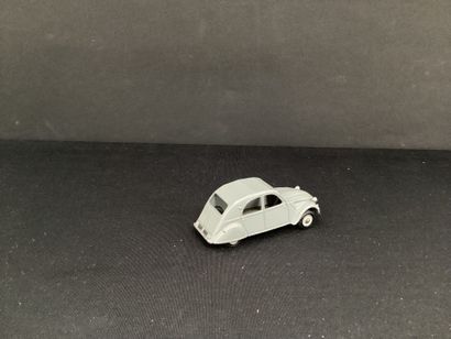 DINKY JUNIOR :
Citroën 2CV, grey. 
No windows.
No...