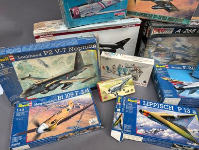 LOT de maquettes d'avion à construire.
État...