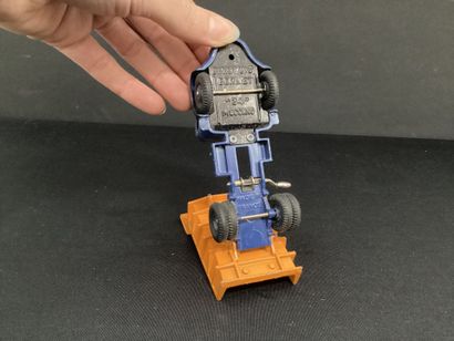 DINKY TOYS:
Berliet GBO tipper truck 