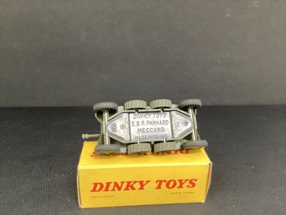 DINKY TOYS :
Militaire, Panhard E.B.R.
Dans...