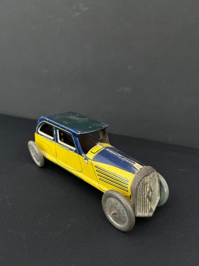 VOITURE genre Renault années 20/30, toit...