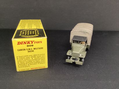 DINKY TOYS : 
Camion G.M.C. Militaire Bâché.
Hayon...