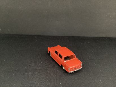 DINKY JUNIOR :
Peugeot 404, orange-red.
No...