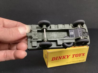 DINKY TOYS :
Camionnette Mercedes Unimog.
Dans...