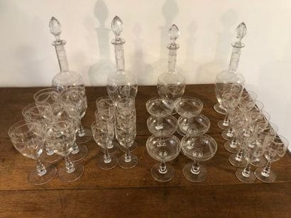 SAINT LOUIS 
Sapho crystal service with flower...