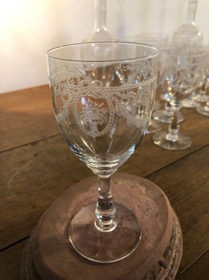 SAINT LOUIS 
Sapho crystal service with flower...