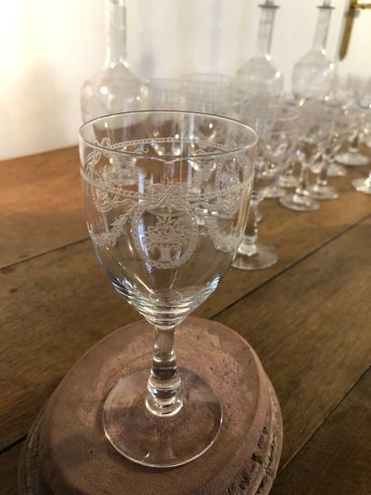 SAINT LOUIS 
Sapho crystal service with flower...