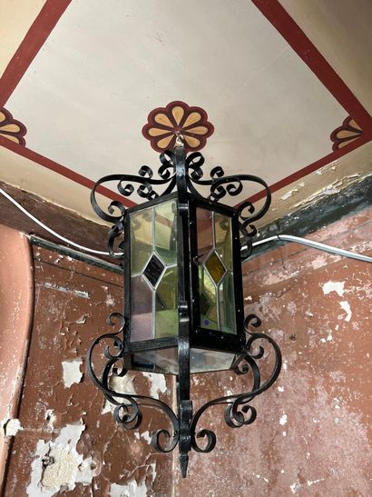 Lantern in wrought iron. H. 66 cm