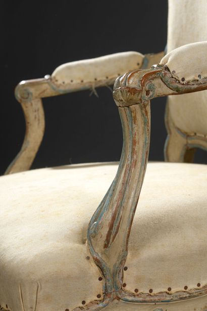 Pair of cabriolet armchairs in carved and...