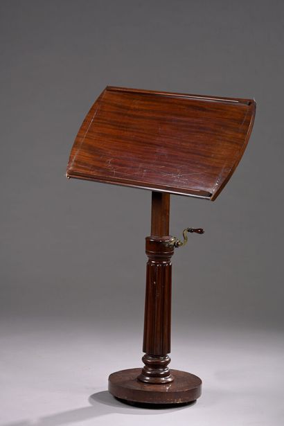 19th century ENGLISH work
Mahogany and mahogany...
