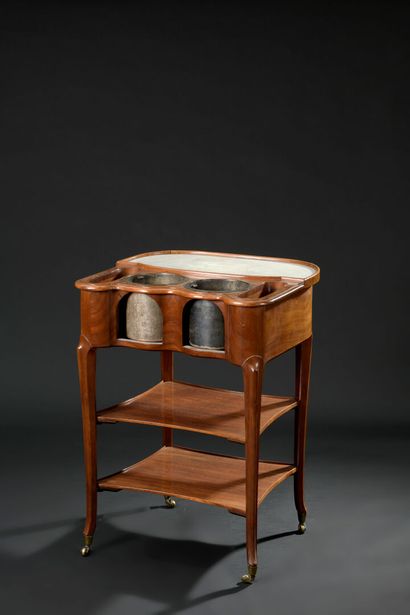 Mahogany and mahogany veneer refreshment...