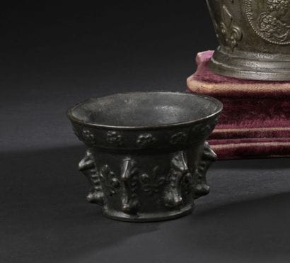 FRANCE, 17th century
Small bronze mortar...
