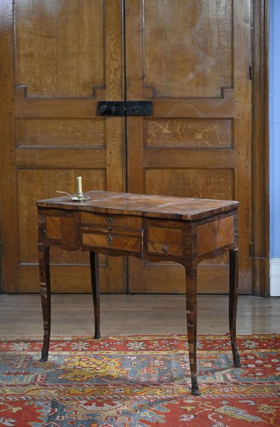 Rosewood and violetwood veneered dressing...