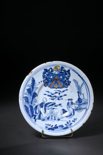 NEVERS, 17th century
Earthenware plate with...