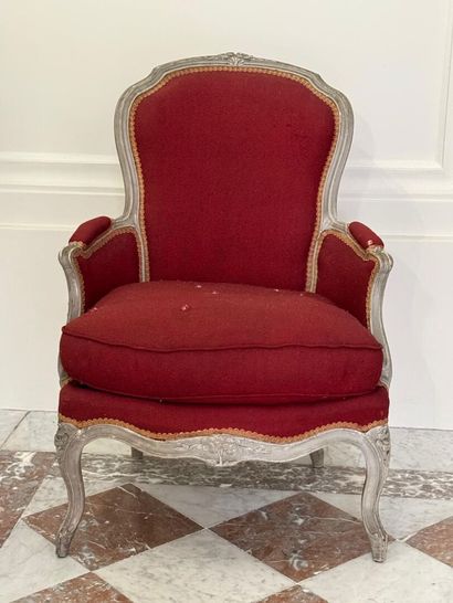 Moulded and carved wood cabriolet bergère...