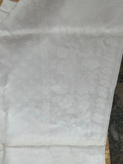 Linen damask tablecloth, Restoration period,...