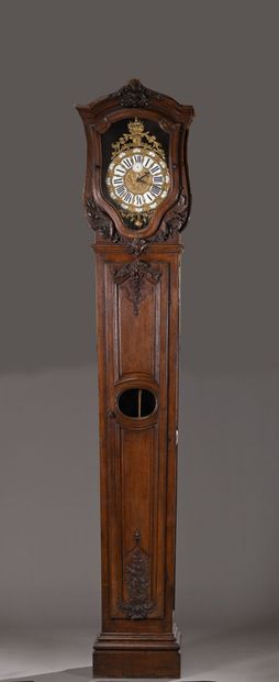 Molded and carved oak floor clock, 18th century
Decorated...