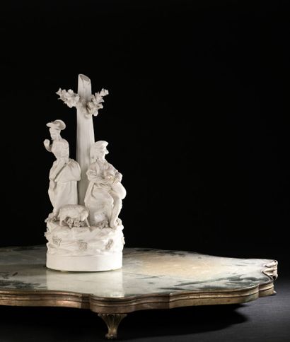 LOCRÉ, late 18th century
Bisque group.
Couple...
